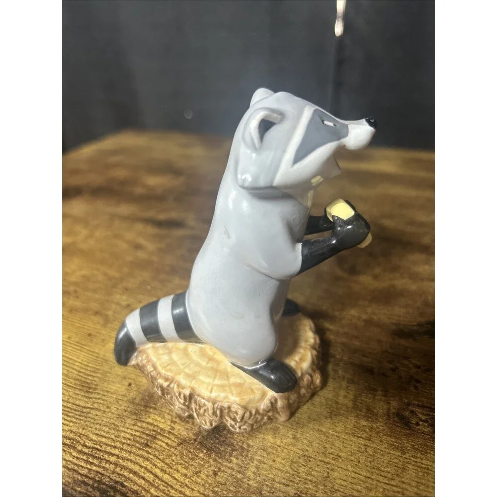 Disney’s Pocahontas MEEKO figure Racoon Figurine Rustic Whimsical Decor 4” Tall